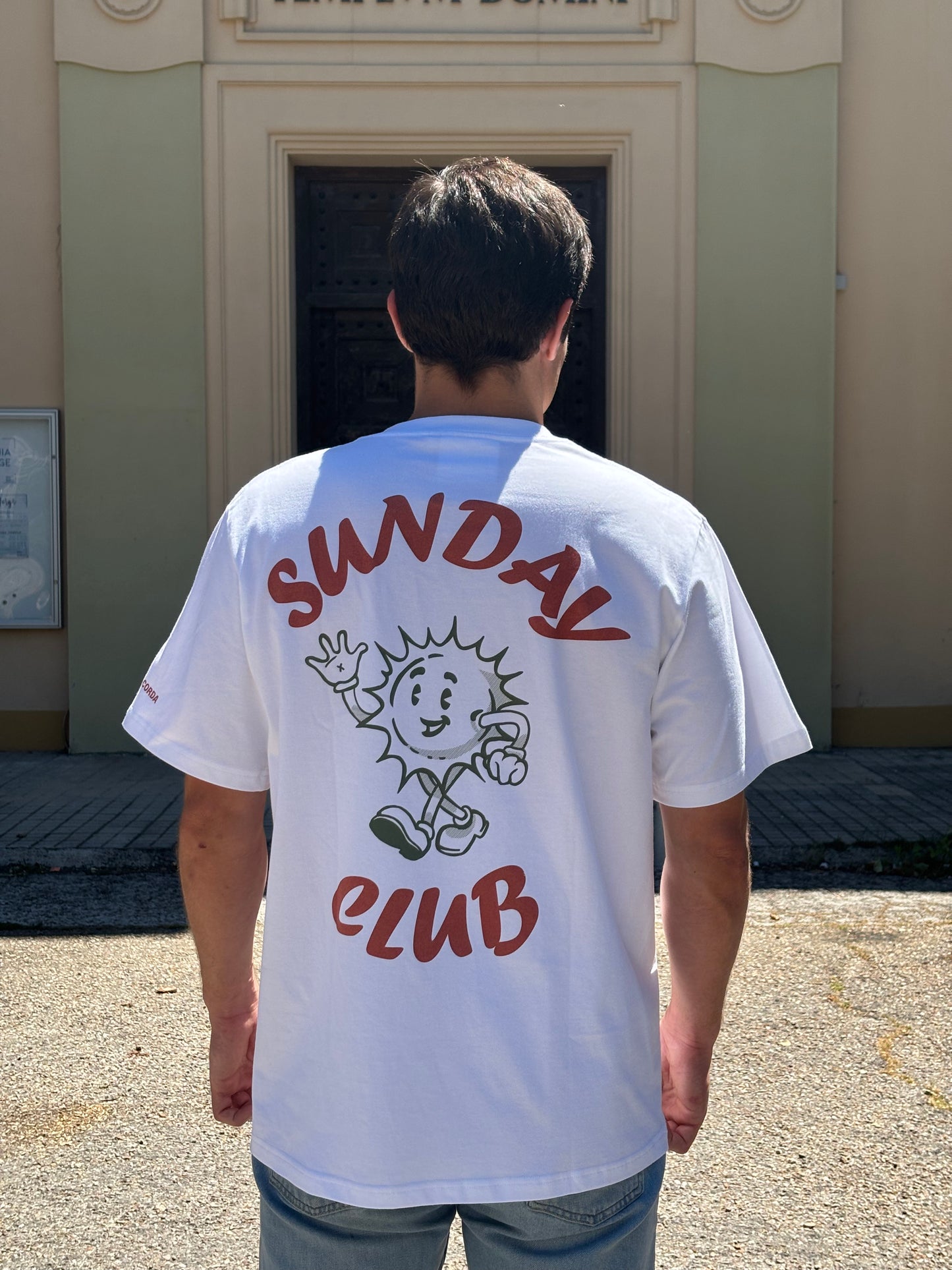 Drop 002- Camiseta Oversized "Sunday Club" Blanca